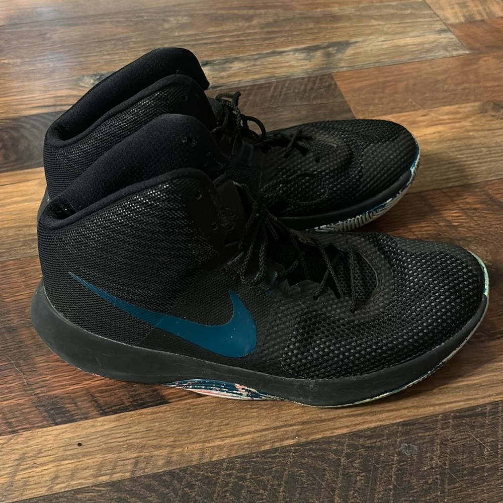 Nike Air Precision high top basketball shoes size 7.5